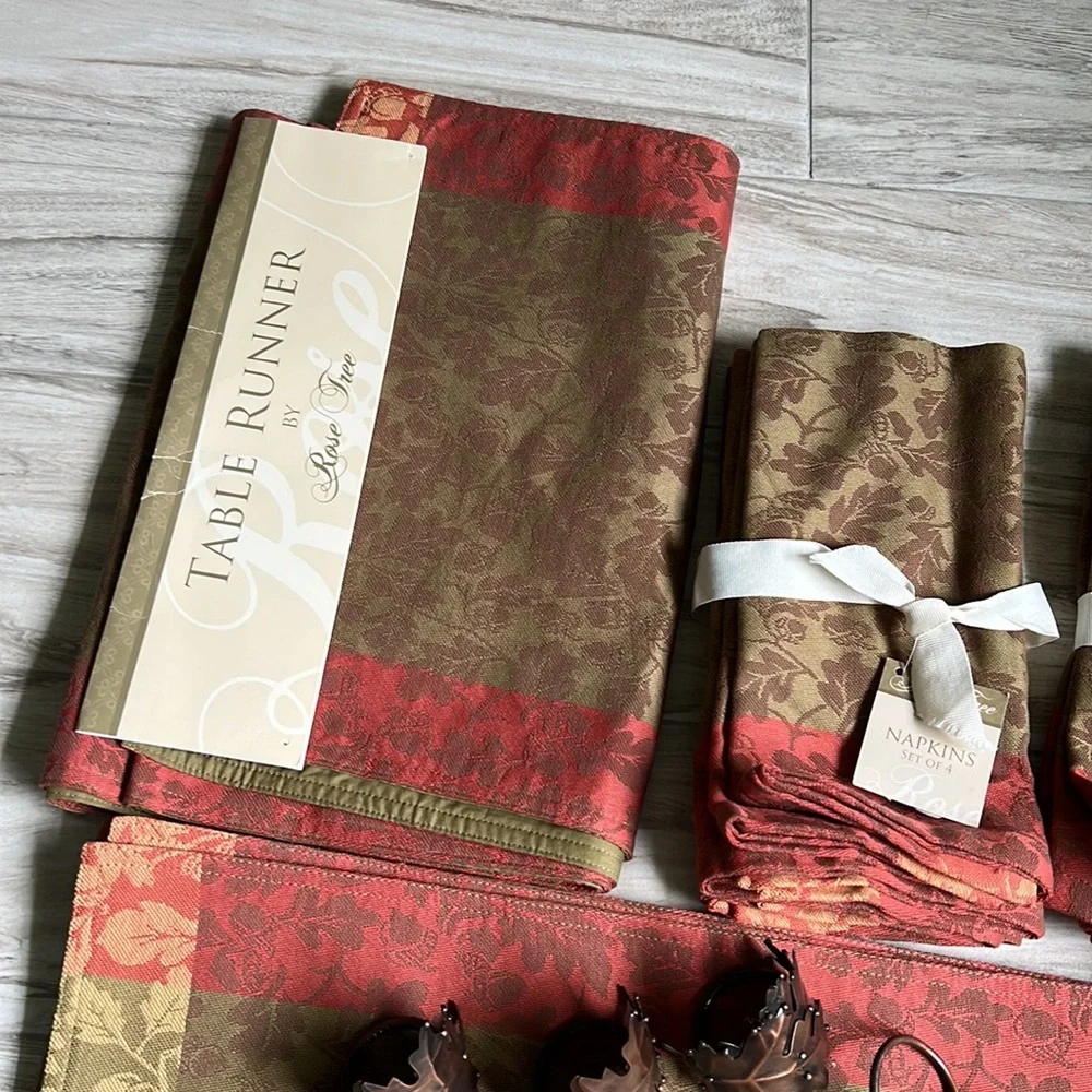 • Rose Tree Table Linens Bundle 🍁 🍂 • - Picture 2 of 9